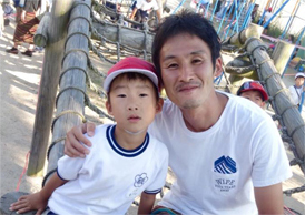 森田　和久さんとお子さんの写真